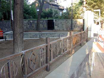 07172003FranklinStPark_fenc